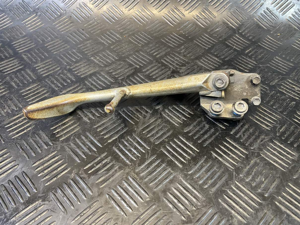 Подножка боковая Suzuki GSR400 (GK7DA)