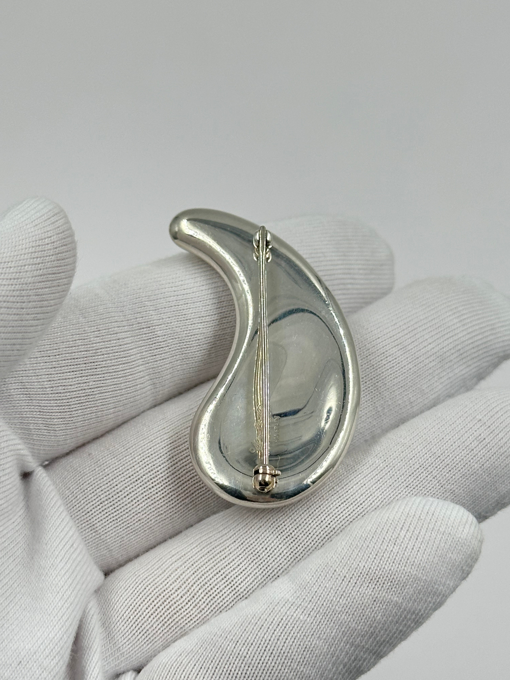 Брошь Teardrop Tiffany & Co by Elsa Peretti