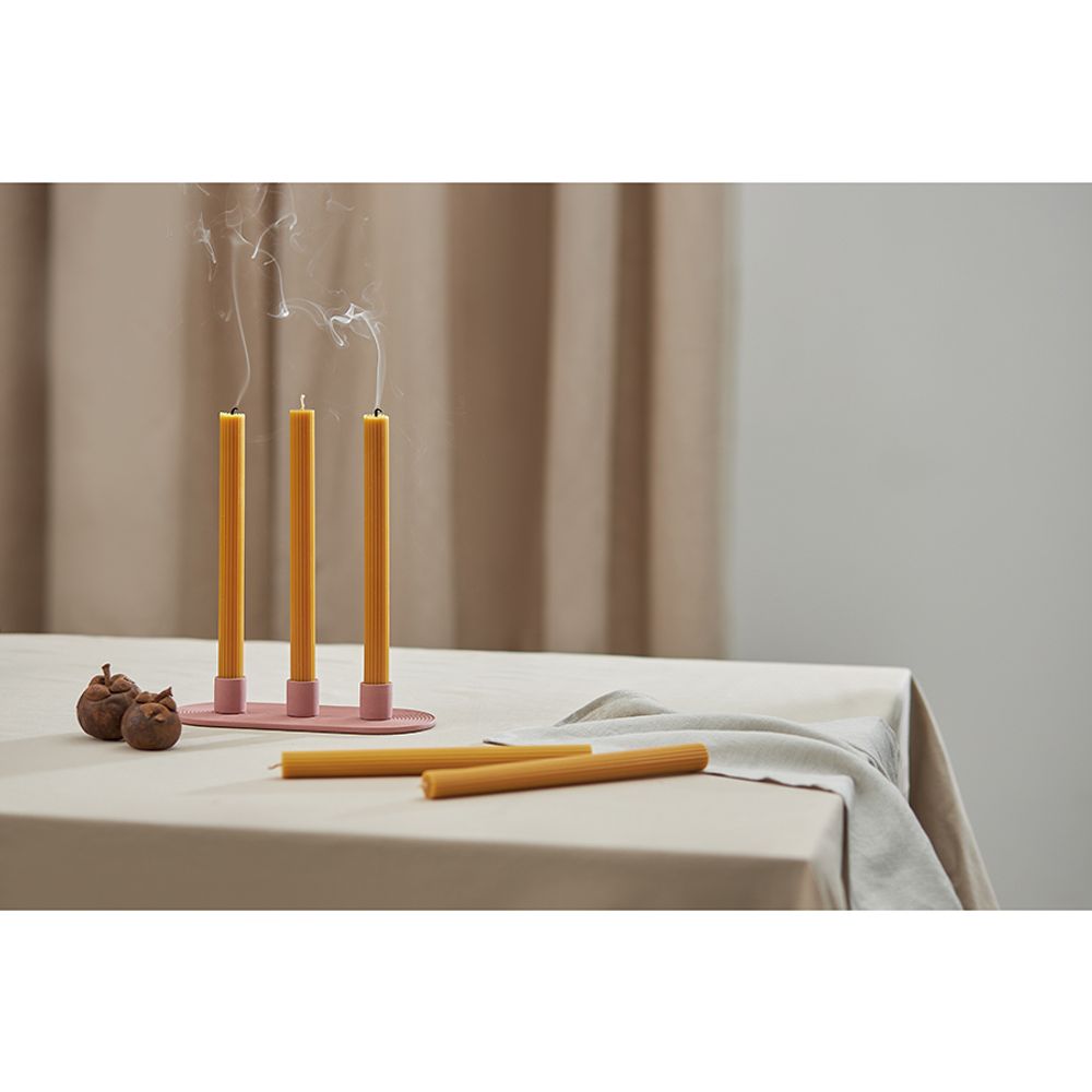 Набор из двух свечей цвета карри из коллекции Edge, 24,5 см