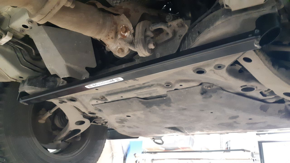 Распорка передняя нижняя Mitsubishi Delica D5 (ПОД ЗАКАЗ)