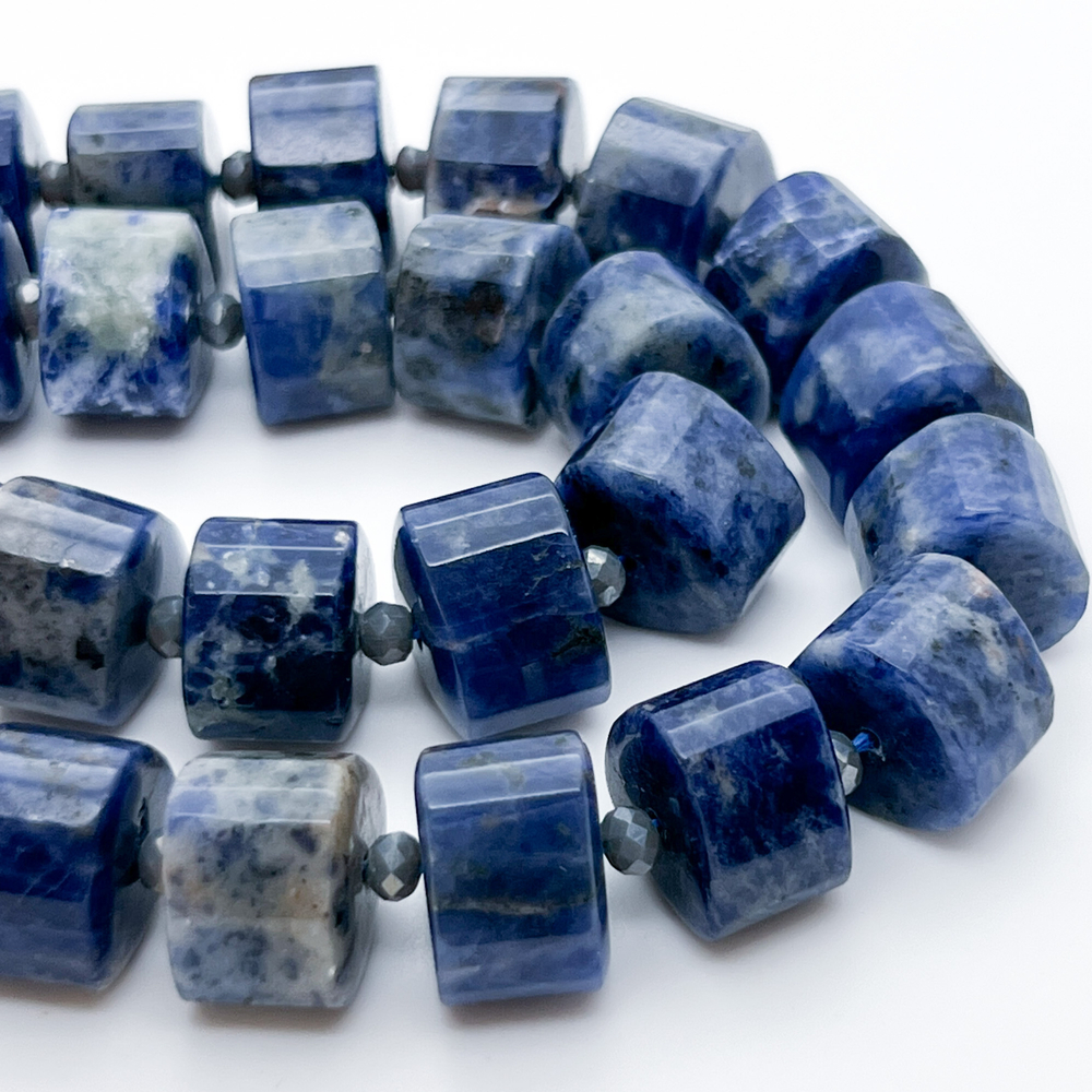 Содалит, размер около 14*10 мм, цена за набор 6 шт