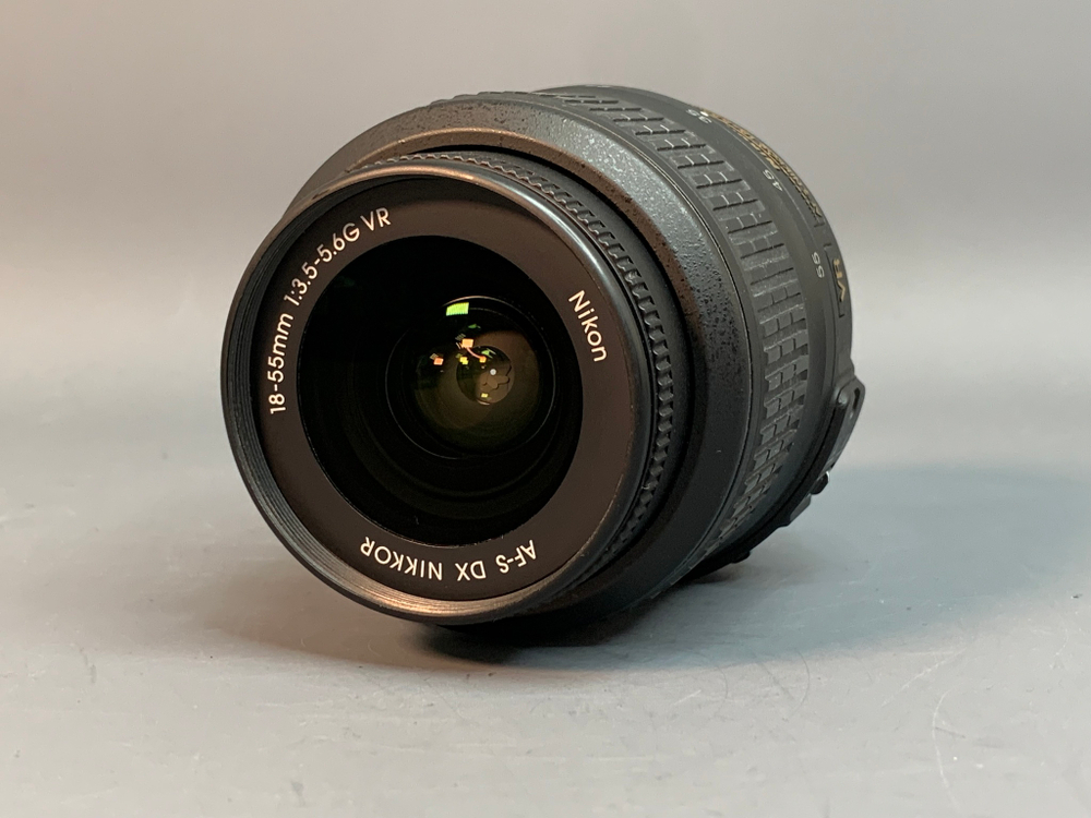 Nikon D3200 kit 18-55mm 3.5-5.6G VR 6.500 кадров