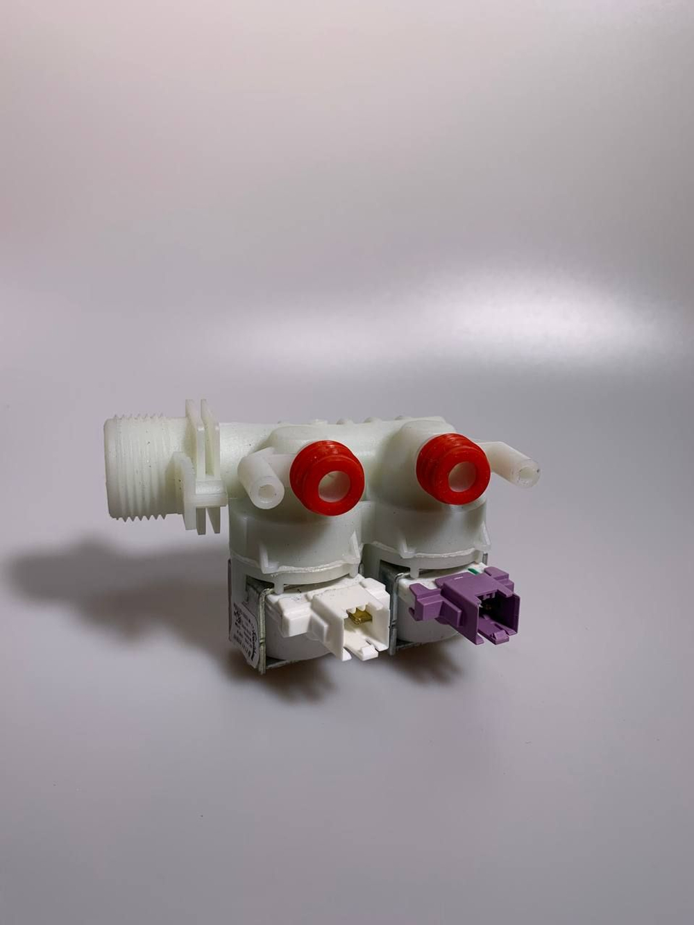 Клапан заливной для стиральной машины Indesit, универсальная, нового образца