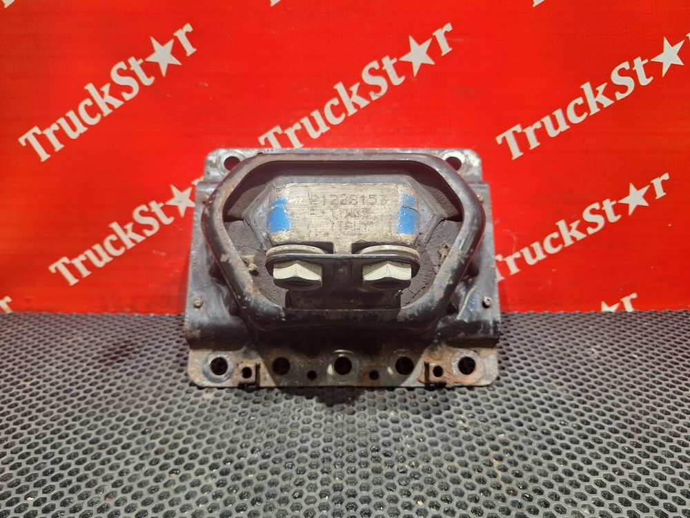 Подушка двигателя задняя