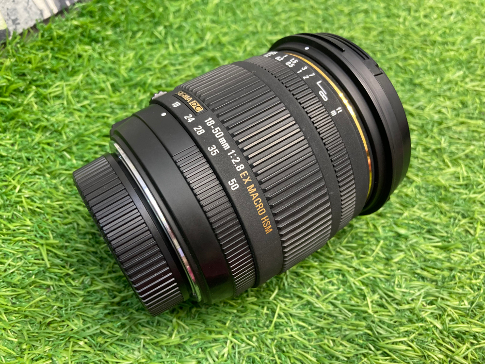 Sigma 18-50mm 2.8EX Nikon F