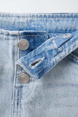 ZARA ДЖИНСОВЫЕ БЕРМУДЫ БЕЗ ПОЯСА С ПУГОВИЦАМИ, ГОЛУБОЙ