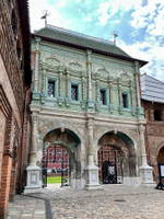 "Крутицкое подворье: жемчужина старой Москвы"- пешеходная групповая экскурсия по Москве.