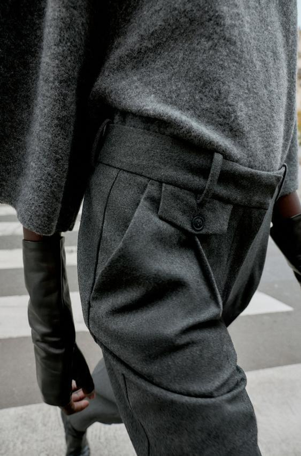 ZARA ПРЯМЫЕ БРЮКИ С ЗАЩИПАМИ, МЯГКИЙ СЕРЫЙ