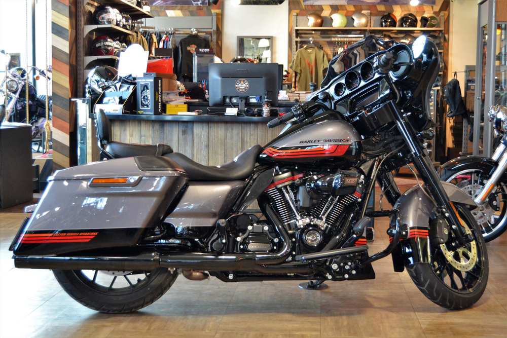 Harley-Davidson CVO Street Glide (FLHXSE) 2020