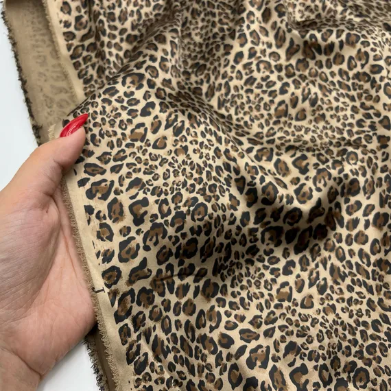 Атлас-стрейч коричневый леопард