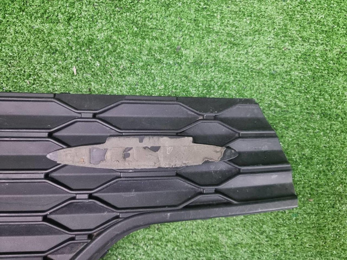 Решетка переднего бампера Mini Hatch F56 (21-24)