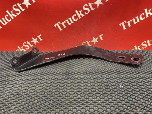 Кронштейн торсиона передний правый 2024г