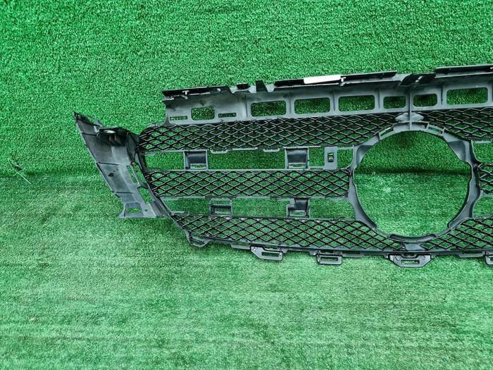 Решетка радиатора Mercedes E W213 (2016-2021)