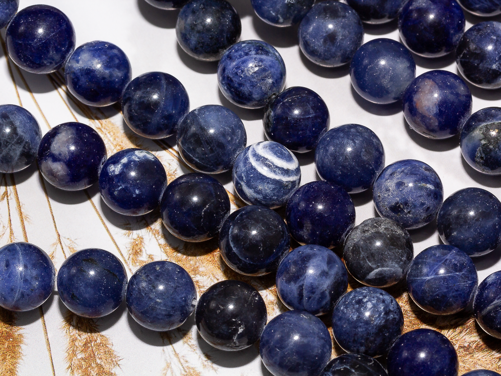 Нить бусин из содалита 10мм