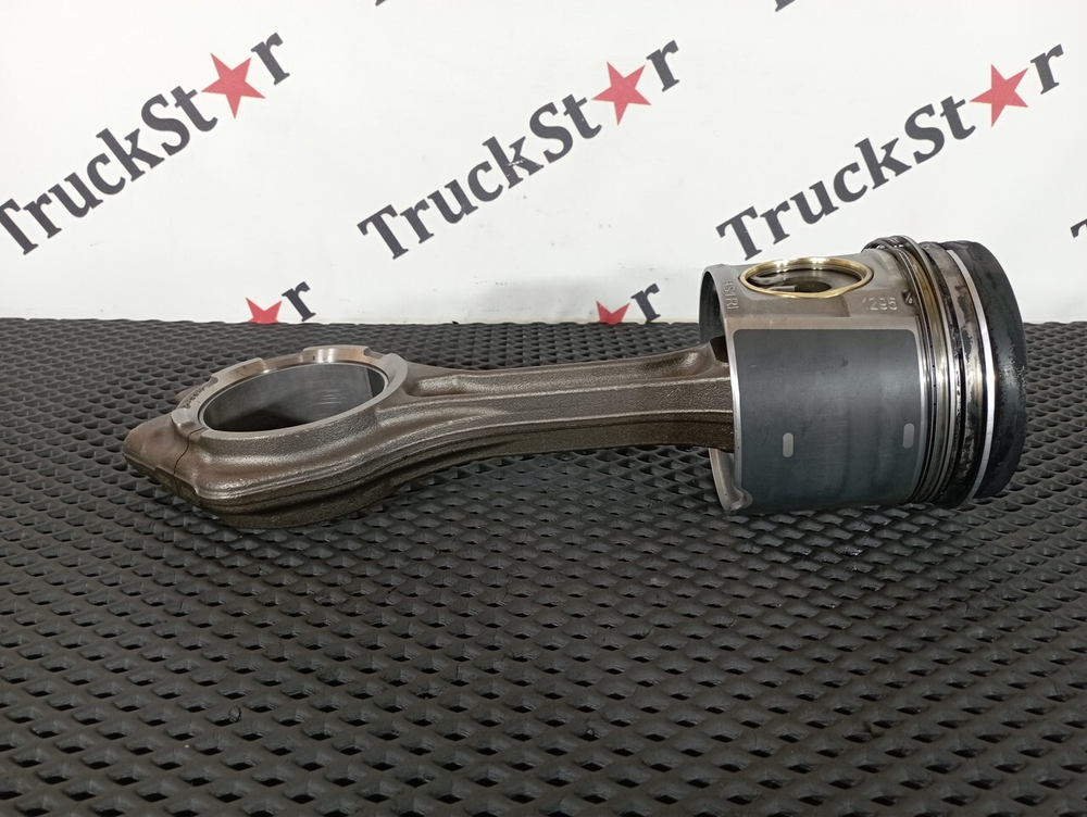 Поршень с шатуном