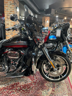 CVO™ Tri Glide® (FLHTCUTGSE), 2020 M/Y