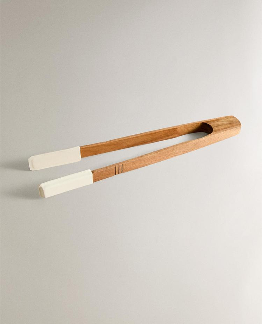 ZARA HOME КУХОННЫЕ ЩИПЦЫ ИЗ СИЛИКОНА, КРЕМОВЫЙ