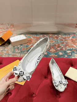 Louis Vuitton Flats (4 colors)
