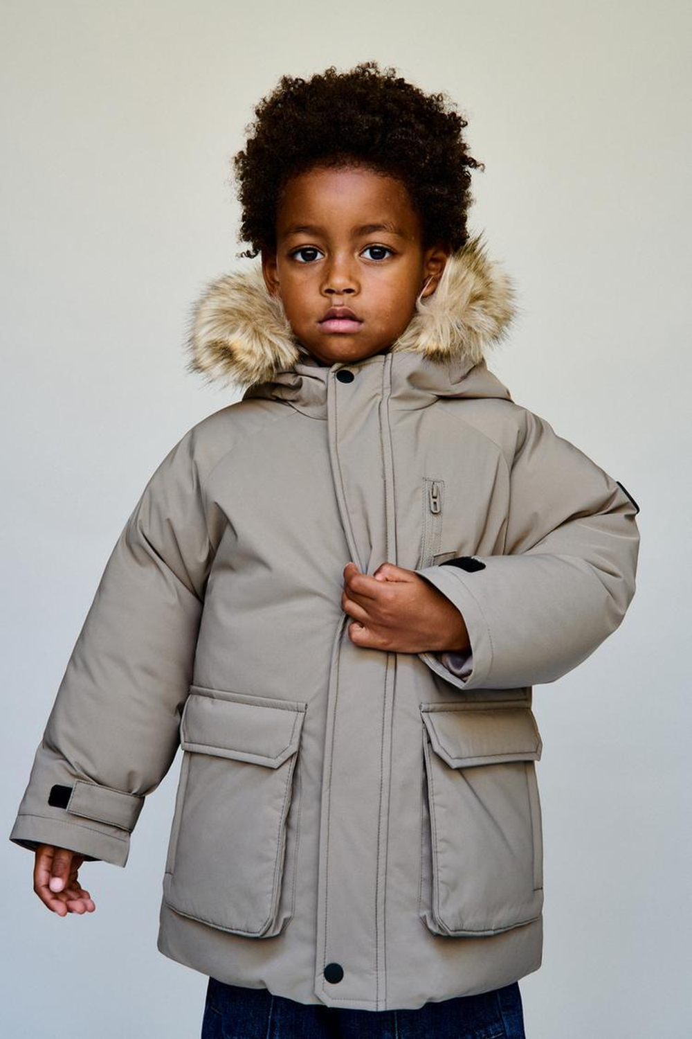 ZARA ПАРКА С КАПЮШОНОМ И СЪЕМНЫМ ИСКУССТВЕННЫМ МЕХОМ WATER REPELLENT, СЕРО-КОРИЧНЕВЫЙ