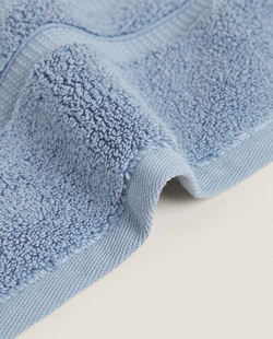 ZARA HOME ПОЛОТЕНЦЕ ИЗ МЯГКОГО ХЛОПКА С ДВОЙНОЙ КАЙМОЙ, СЕРЫЙ/СИНИЙ