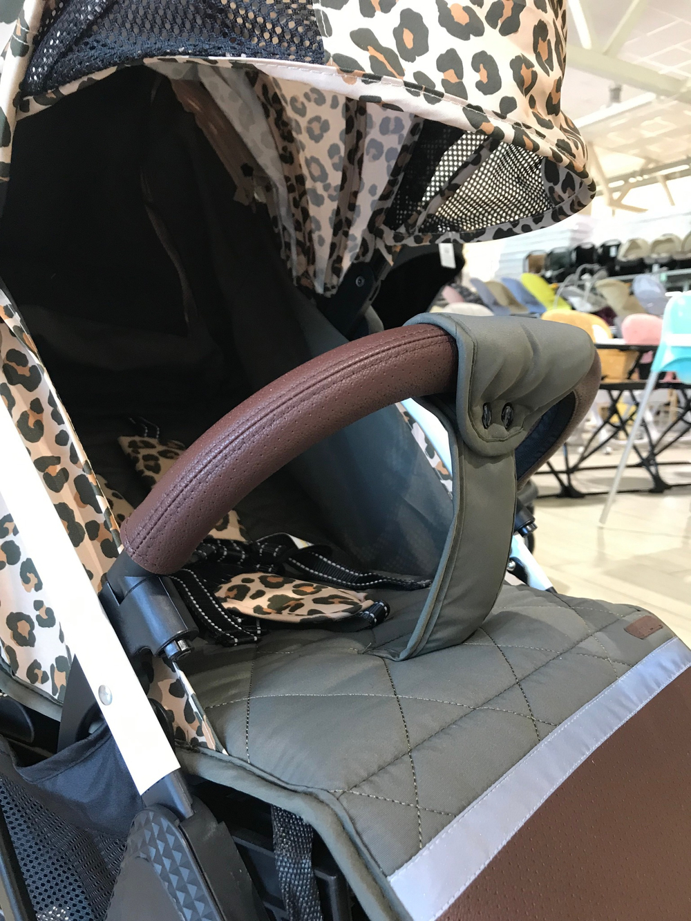 Коляска прогулочная Babalo 2023 Леопардовый белая рама