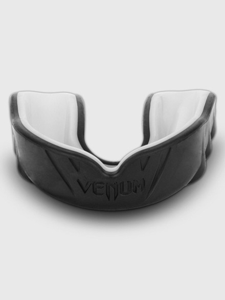 Капа боксерская Venum Challenger Black/White