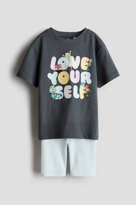 H&M Комплект из футболки и коротких леггинсов