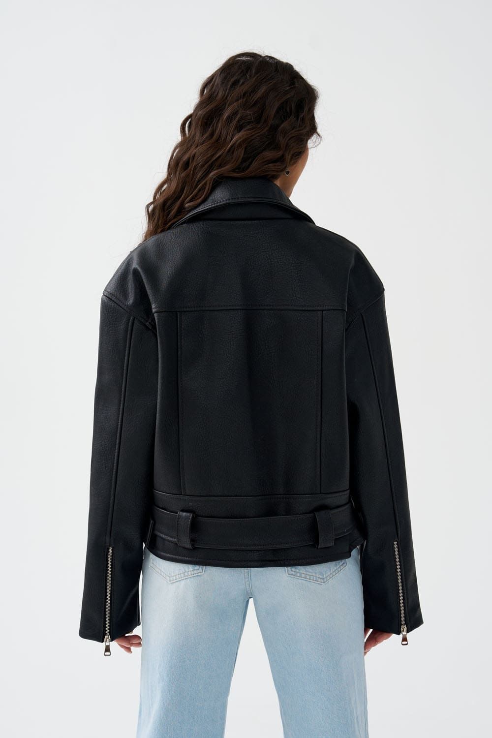 Косуха из экокожи черного цвета