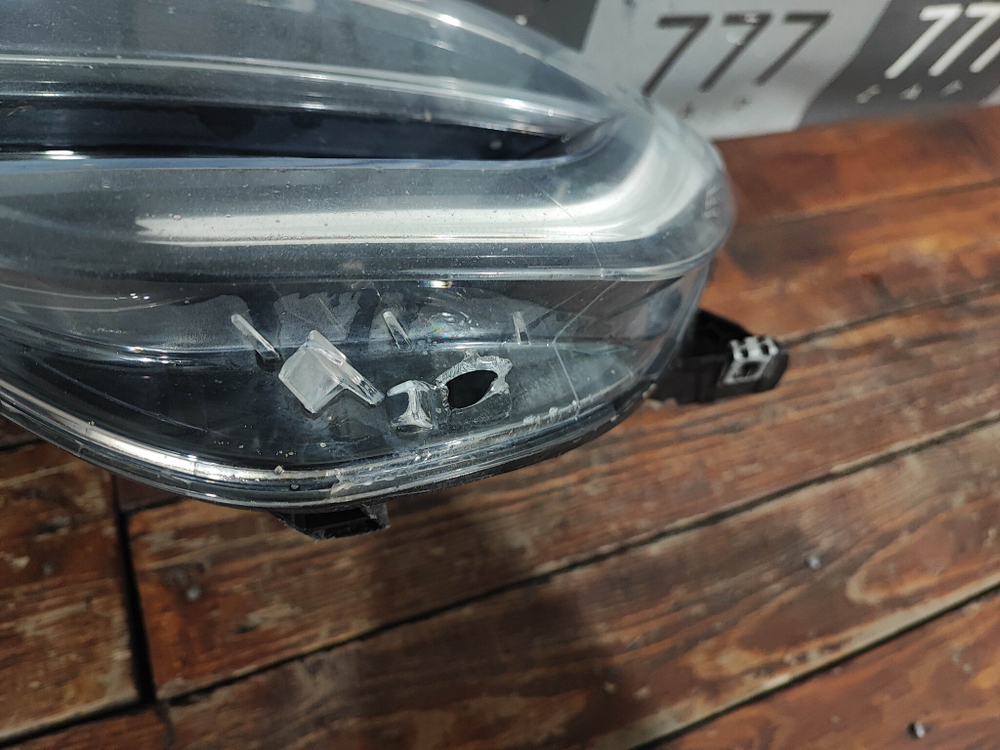 Фара левая LED Renault Arkana 19-нв Б/У Оригинал 260605885R