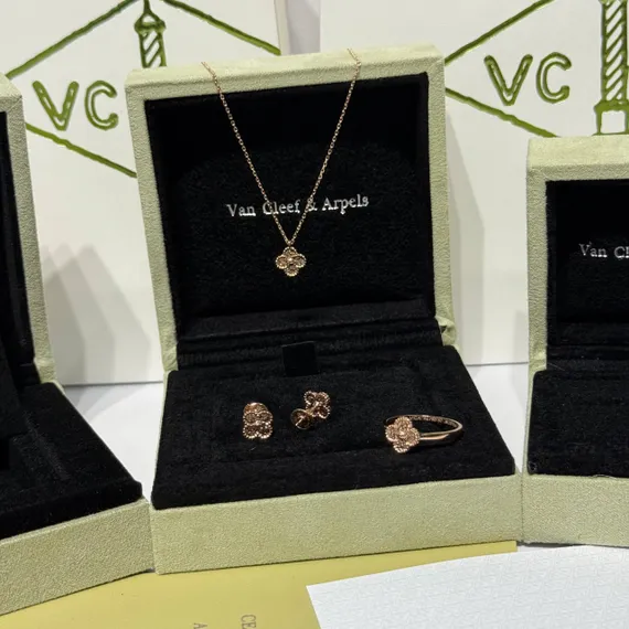 Подвеска Van Cleef &amp; Arpels Alhambra