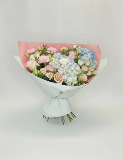 Букет с гортензиями Парижский шик