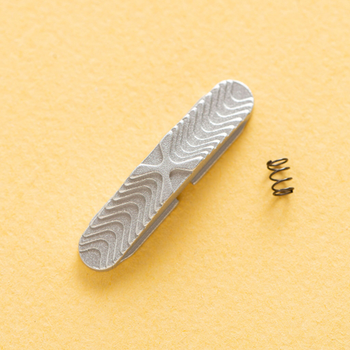 Кнопка X-икс алюминиевая для ножей Microtech AB01WT (серебро)