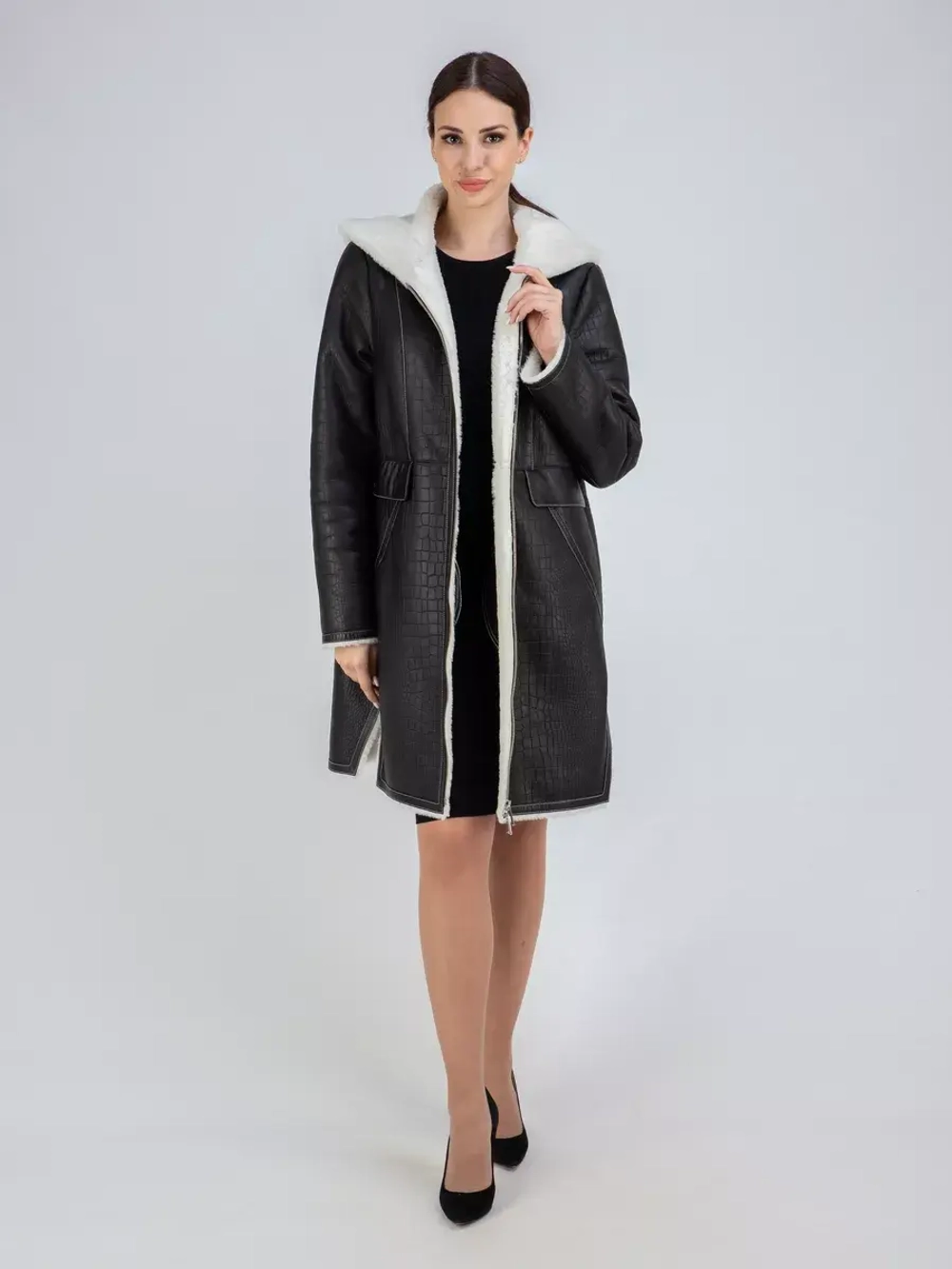 Дубленка зимняя натуральная с капюшоном