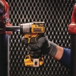 DeWalt DCF902D2 аккумуляторный гайковерт (2 x 2 Ач, ЗУ)