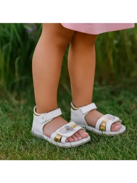 Сандалии для девочки в сад.