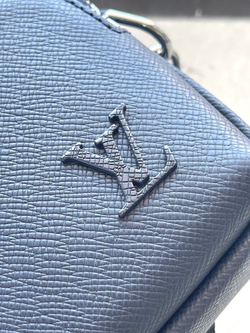 Louis Vuitton Avenue Messenger