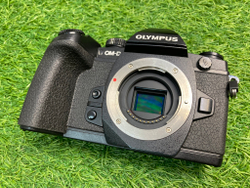 Olympus OM-D E-M1 7.600 кадров