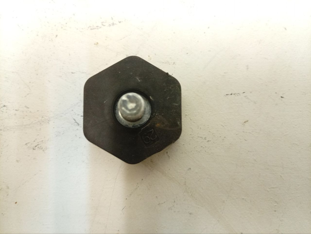 VMUF501B кт19 Ножка для стиральной машины Indesit, Ariston C00296866 б/у