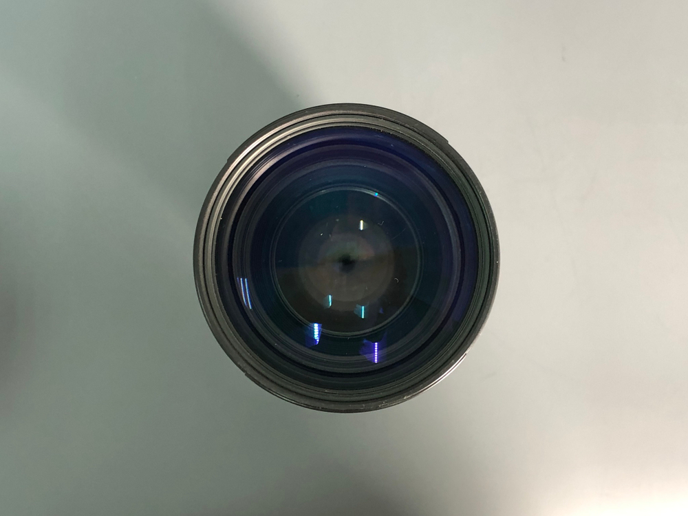 Sigma 100-300 APO 1:4 HSM IF Nikon F есть царапки на передней линзе