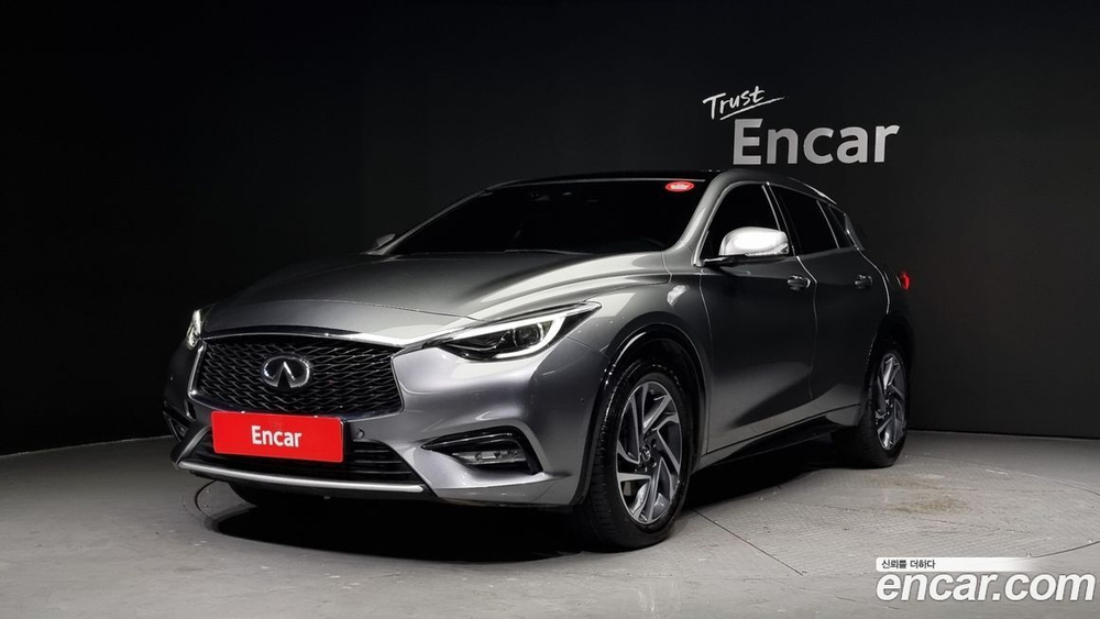 Infiniti Q30 2.0 카페 틱 (11.2019)