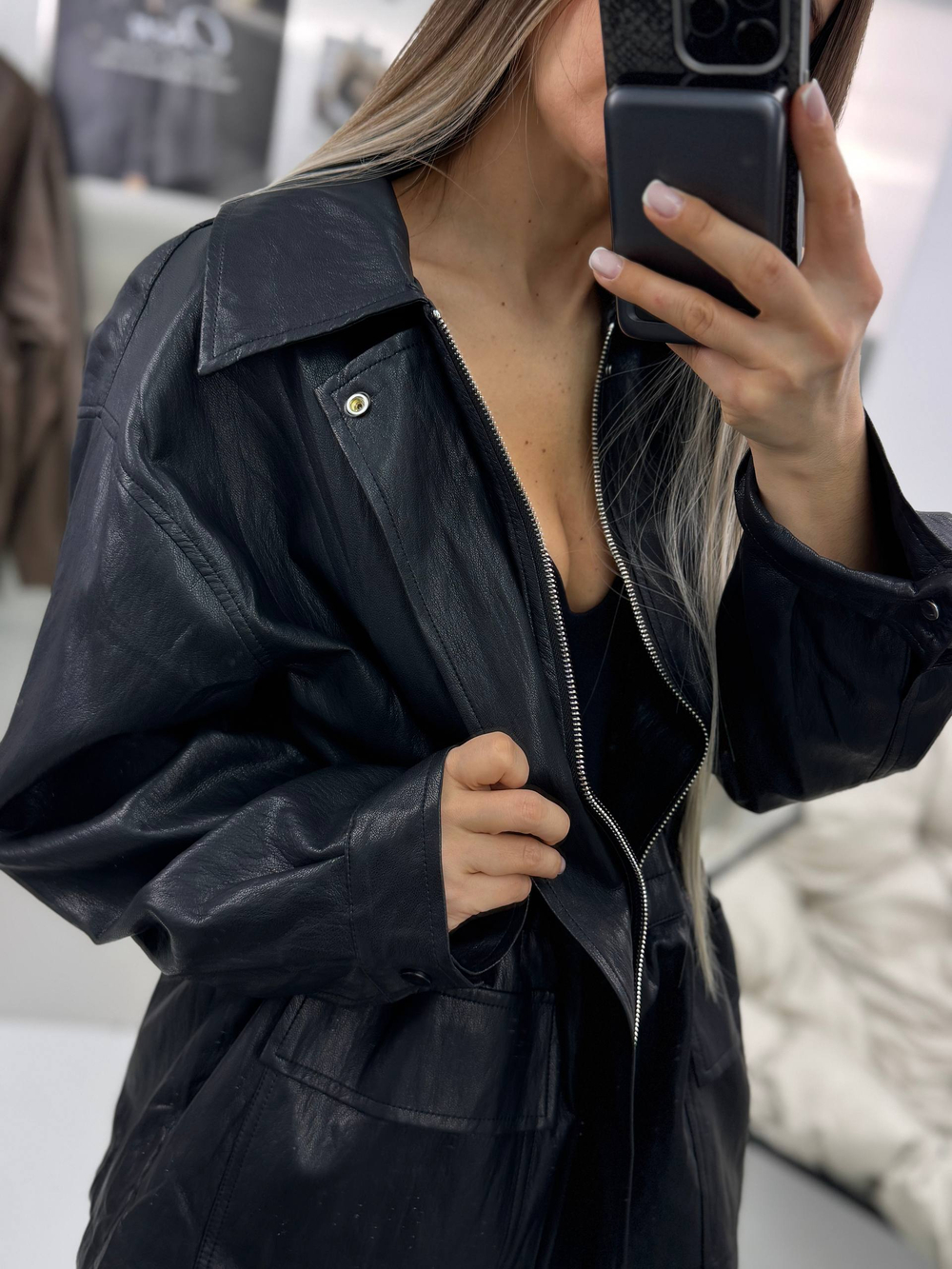 Куртка жен. 251000 чер.