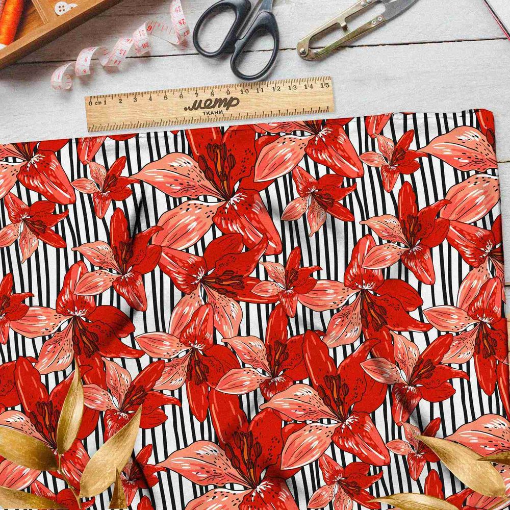 Ткань оксфорд 210 красные тюльпаны в полоску