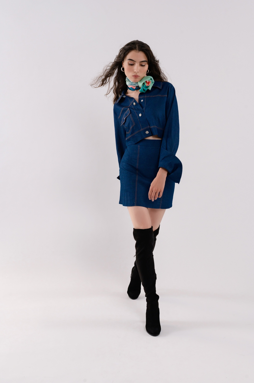 Платок «Лебединое озеро лотосов»