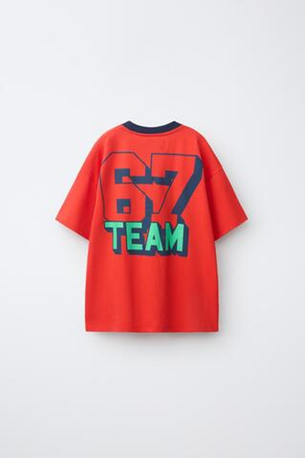 ZARA ФУТБОЛКА С ПРИНТОМ TEAM SIX SEVEN, КРАСНЫЙ