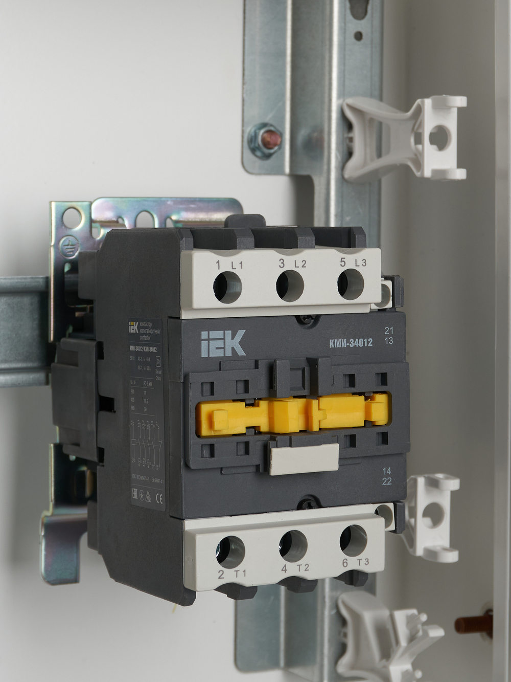 Контактор КМИ-34012 40А 400В/АС3 1NO;1NC IEK