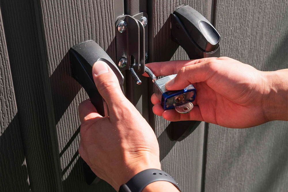 Сарай пластиковый WoodLook 8*10 NEW