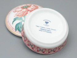 Туалетная коробочка в подарочной упаковке, форма Круглая, рисунок Дивный пион, арт 81.33188.00.1