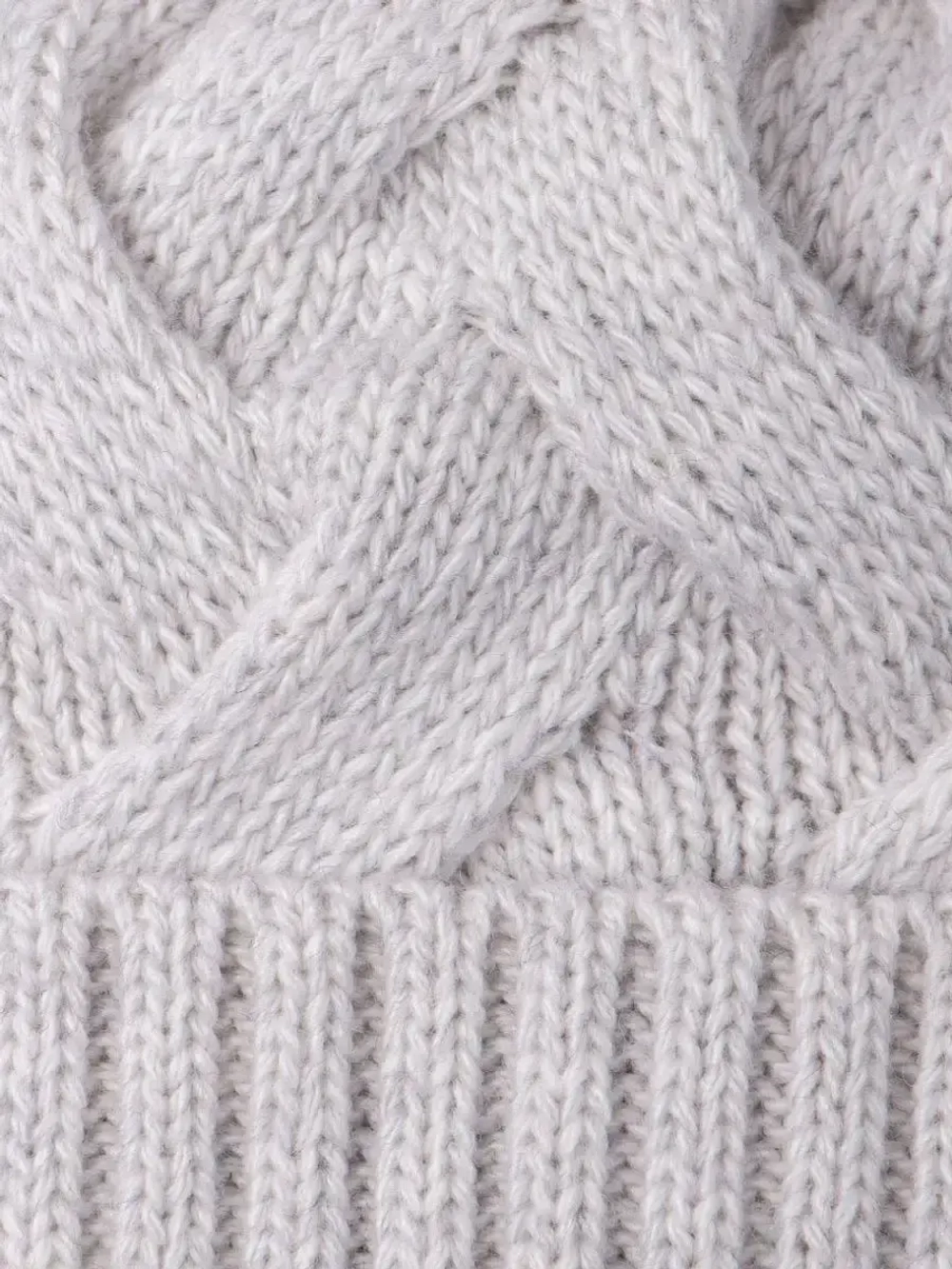 Шапка для девочки на завязках на осень