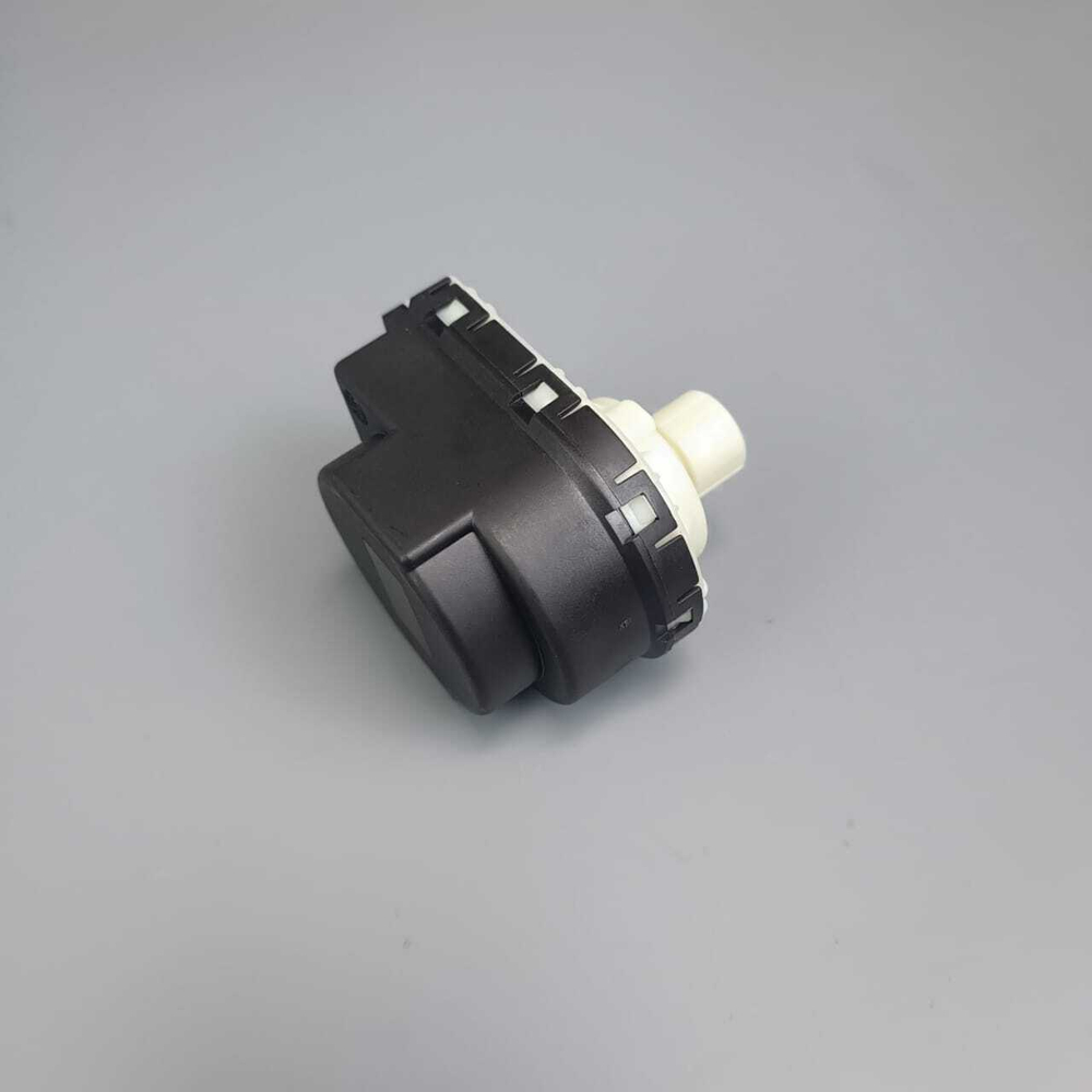 Сервопривод 220-240V черно-белый для котлов BAXI, ARISTON, PROTHERM арт. 61302483, 5694580