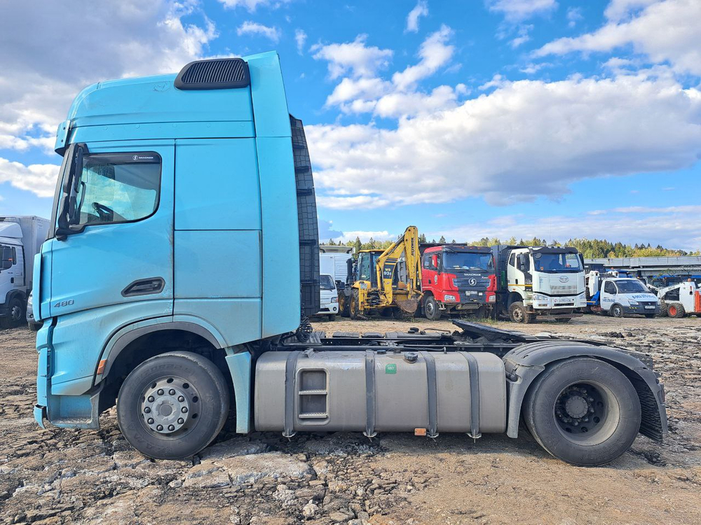 Shacman (Shaanxi) SX* 4x2 Седельный тягач SX4188YY381 (Дизельный, 12,5 л, 473 л.с., МТ)